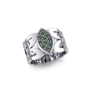 Borre Silver Ring with Emerald Gemstones