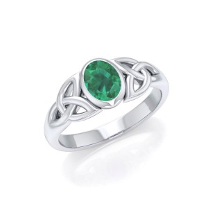 Celtic Triquetra Knot Ring with Emerald Gemstone