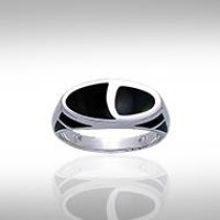 Modern Oval Shape Inlaid Black Onyx Ring with Side Motif