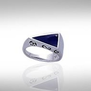 Modern Triangle Inlaid Lapis Ring with Side Motif